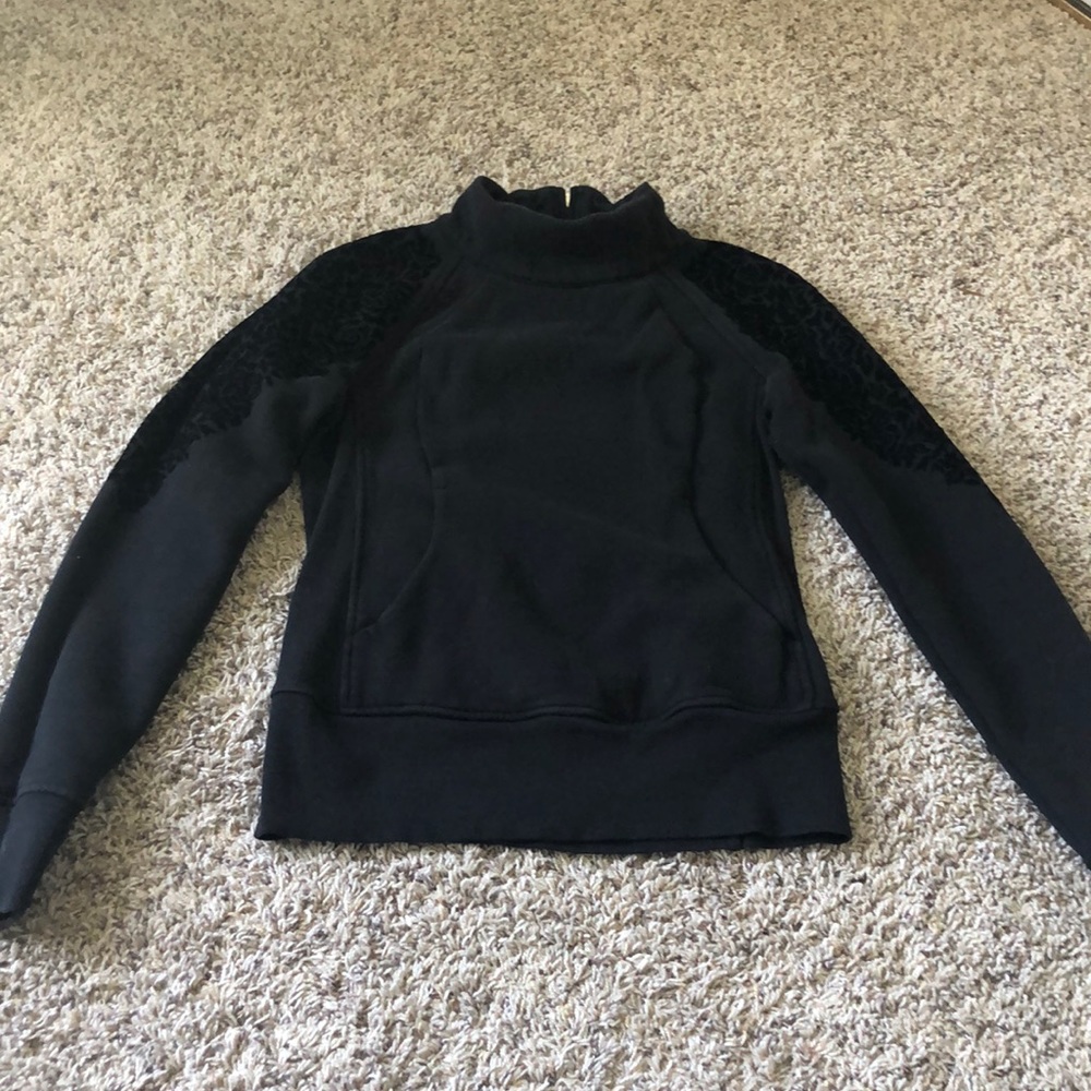 Lululemon sweatshirt - Picture 3 of 8